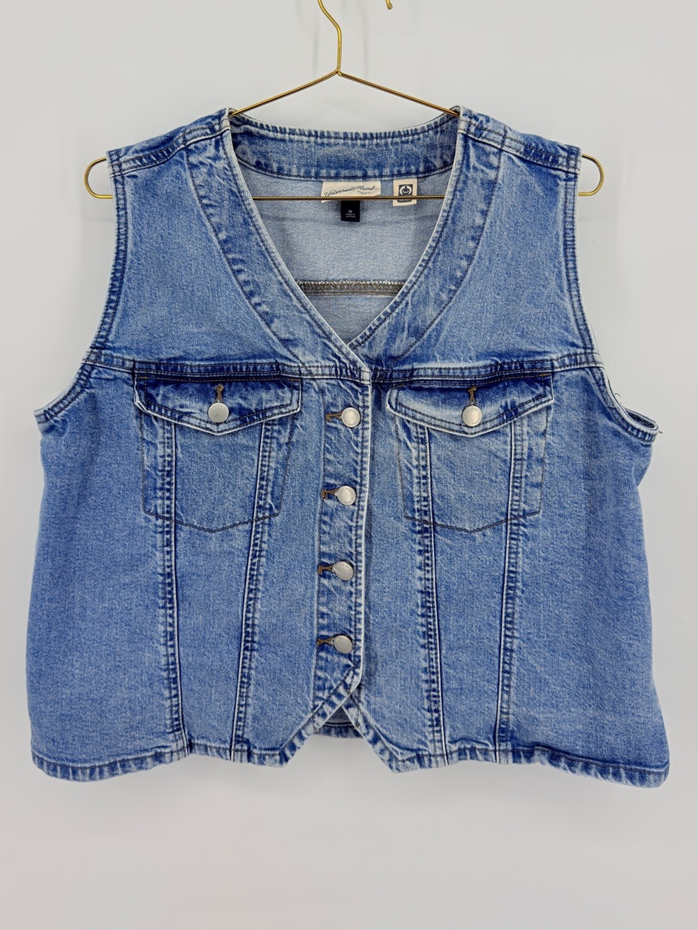 Universal Thread Denim Button Front Vest Medium Wash Size XL - Picture 2 of 5